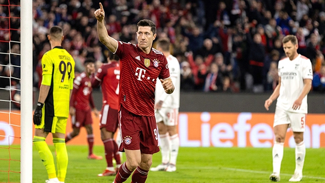 Lewandowski, Bayern Munich, ket qua bong da, Bayern vs Wolfsburg, Lewandowski san bằng kỷ lục ghi bàn của Ronaldo, Lewandowski vs Ronaldo, Quả bóng vàng, Bundesliga, kqbd