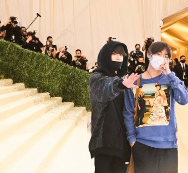 BTS, Meme hài hước do fan chế BTS tại Met Gala 2021, Jungkook, V BTS, RM BTS