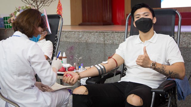 Văn Hậu tham gia hiến máu tình nguyện