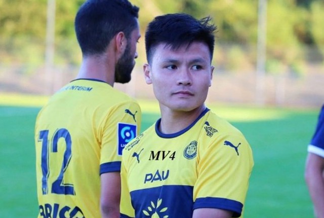 Quang Hải lập cú đúp bàn thắng trong buổi đấu tập của Pau FC