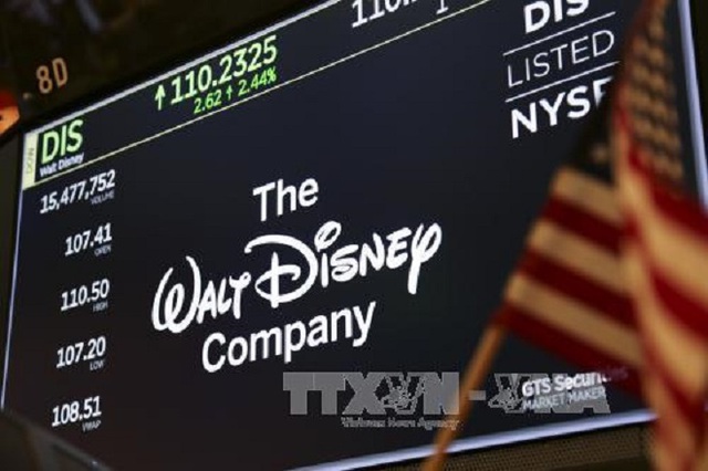 Bảng thông tin cổ phiếu của Walt Disney tại Sàn giao dịch chứng khoán New York, Mỹ. Ảnh: THX/TTXVN