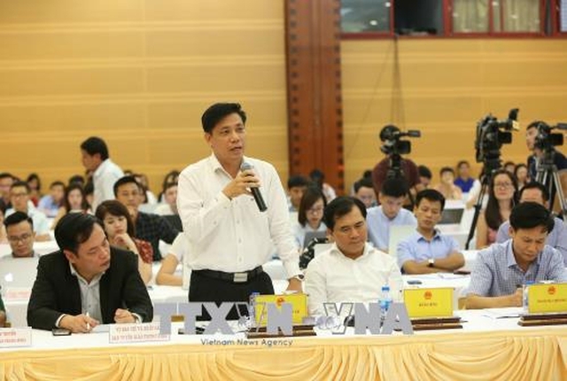 Trong ảnh: Thứ trưởng Bộ Giao thông vận tải Nguyễn Ngọc Đông trả lời câu hỏi của phóng viên. Ảnh: Dương Giang – TTXVN