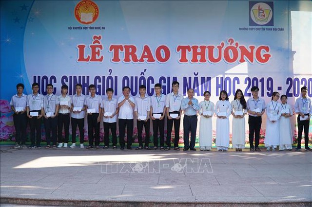 Lễ trao thưởng Học sinh giỏi Quốc gia năm 2019-2020