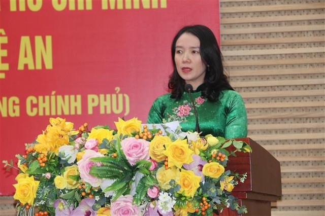 Bà Nguyễn Thị Mỹ Hạnh, Giám đốc Sở Văn hóa - Thể thao tỉnh Nghệ An, phát biểu khai mạc. Ảnh: Bích Huệ - TTXVN