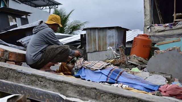  Indonesia cảnh báo nguy cơ sóng thần sau động đất - Ít nhất 34 người thiệt mạng