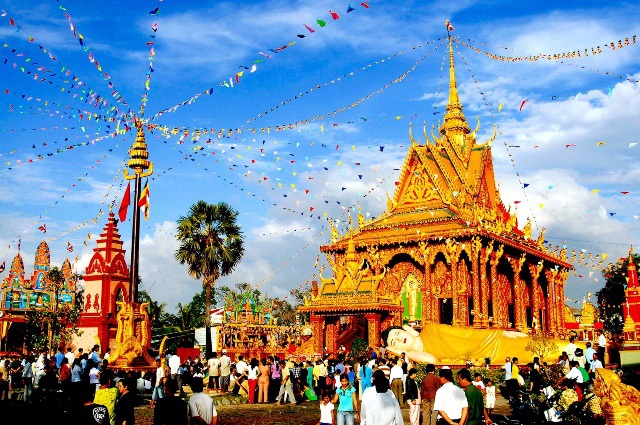 Tết cổ truyền Chôl Chnăm Thmây, Tết cổ truyền của người Khmer, Tết cổ truyền, Tết của người Khmer, tết Chôl Chnăm Thmây, Chôl Chnăm Thmây, lễ hội mừng năm mới