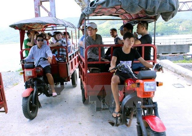 xe tuk-tuk như ở huyện đảo Cô Tô. 