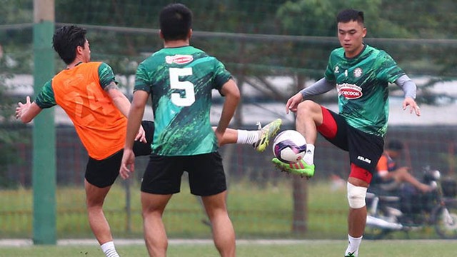 Lee Nguyễn, CLB TP.HCM, bóng đá, Polking, bóng đá Việt Nam, bóng đá hôm nay, lịch thi đấu vòng 2 V-League 2021, Lee Nguyễn xuất trận, TPHCM vs Hà Tĩnh