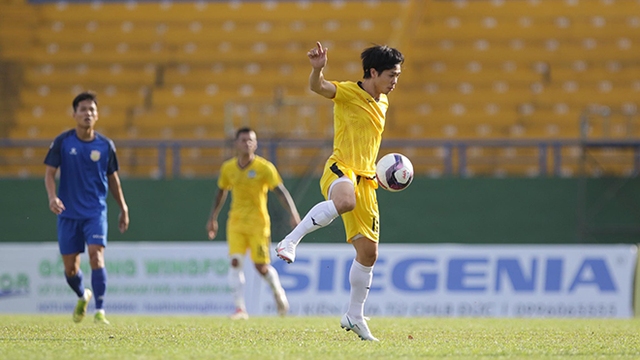 HLV Kiatisuk, bầu Đức, chiều ngày 3-1, bóng đá, bóng đá Việt Nam, bóng đá hôm nay, tin tuc bong da, Kiatisak, HAGL, Công Phượng, Tuấn Anh