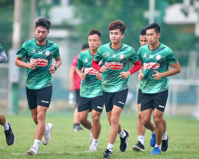 HLV Polking, Lee Nguyễn, vòng 9 V-League 2021, lịch thi đấu vòng 9 V-League 2021, CLB TP.HCM, SLNA, TPHCM, bảng xếp hạng V-League 2021