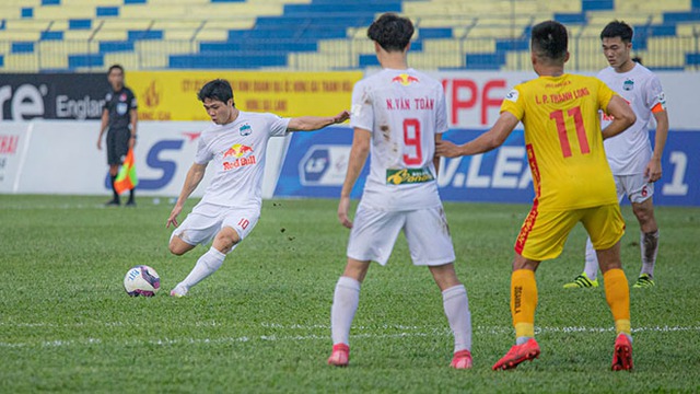 CLB phản đối, VPF  xin ý kiến hoãn V-League