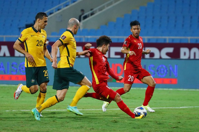 Quang Hải nhiều khả năng sẽ lại lọt TOP 3 Quả bóng vàng Việt Nam 2021, nhưng tiền vệ 25 tuổi không thể có mặt tại TPHCM để nhận giải năm nay. Ảnh: VFF