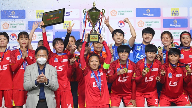 Huỳnh Như không góp mặt cùng TPHCM 1 dự giải VĐQG 2022 sẽ khiến đội bóng của HLV Kim Chi khó bảo vệ Cúp vô địch. Ảnh: VFF