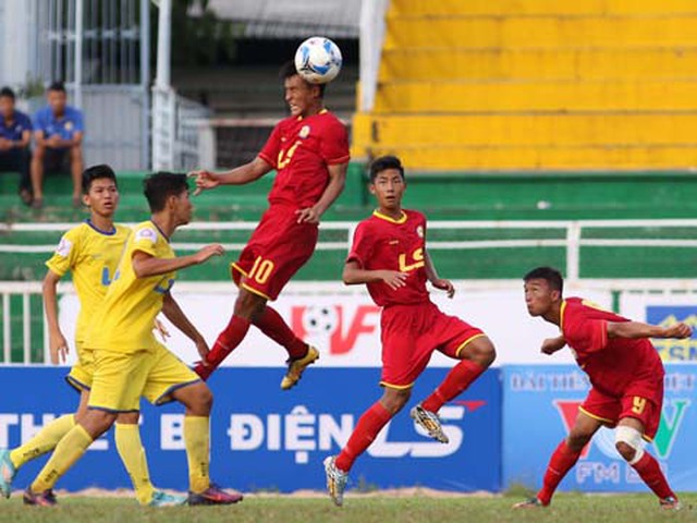 FLC Thanh Hóa đối đầu với Đồng Tháp là trận đấu nóng nhất vòng 3 bảng A. Ảnh: Quang Phương
