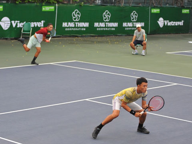 Minh Tuấn và Linh Giang là 2 VĐV đầu tiên của chủ nhà bị loại khỏi giải đấu. Ảnh: VT
