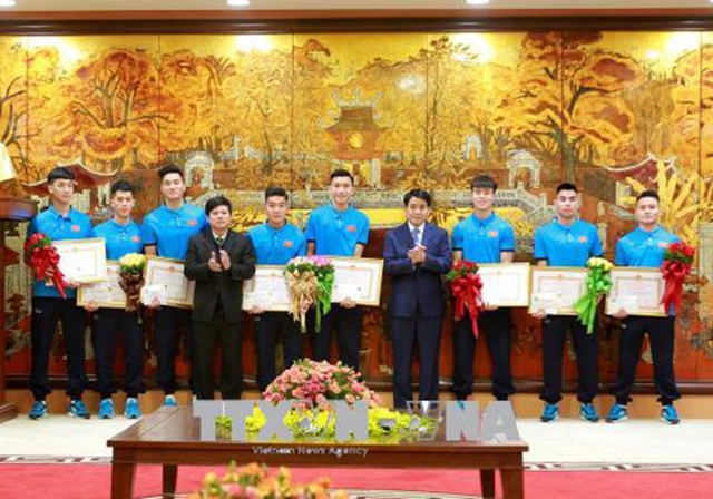 Chủ tịch Hà Nội Nguyễn Đức Chung khen thưởng Đội U23 Việt Nam, HLV Park Hang Seo