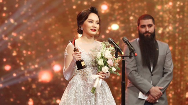 TRỰC TIẾP Lễ trao giải VTV Awards 2018: Hồng Đăng và Lan Phương đoạt giải nam, nữ diễn viên ấn tượng
