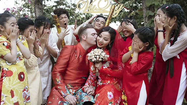 Kyo York và Khánh Loan tổ chức đám cưới trong MV nhạc Xuân