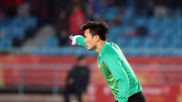 Báo Hàn Quốc ca ngợi màn cản penalty của Bùi Tiến Dũng, tung hô HLV Park Hang Seo