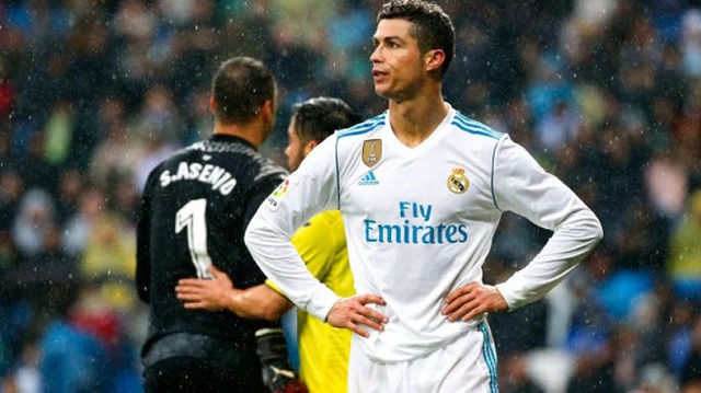 M.U sắp mua Sanchez, Ronaldo bỗng nhiên đòi về Old Trafford