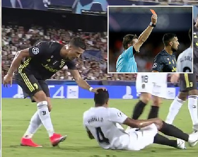 Video clip Cristiano Ronaldo nhận thẻ đỏ. Ronaldo dính thẻ đỏ ở Champions League