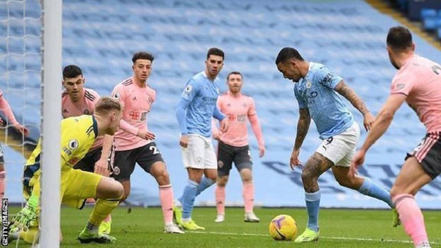 Cuộc đua vô địch Ngoại hạng Anh: Liverpool phả siêu áp lực vào gáy MU và Man City