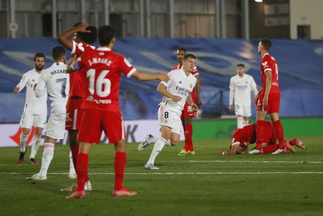 Real Madrid 2-2 Sevilla, video clip bàn thắng Real Madrid vs Sevilla, kết quả bóng đá Tây Ban Nha, ket qua bong da La Liga, bảng xếp hạng bóng đá Tây Ban Nha vòng 35