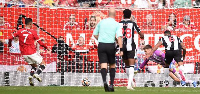 Ket qua bong da, kết quả bóng đá Anh, MU 4-1 Newcastle, Ronaldo, Ronaldo lập cú đúp, kết quả Man Utd đấu với Newcastle, bảng xếp hạng Ngoại hạng Anh, BXH bóng đá Anh