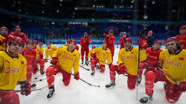 Hockey Trung Quốc thua đậm ở Thế vận hội mùa Đông dù có 14 cầu thủ nhập tịch 