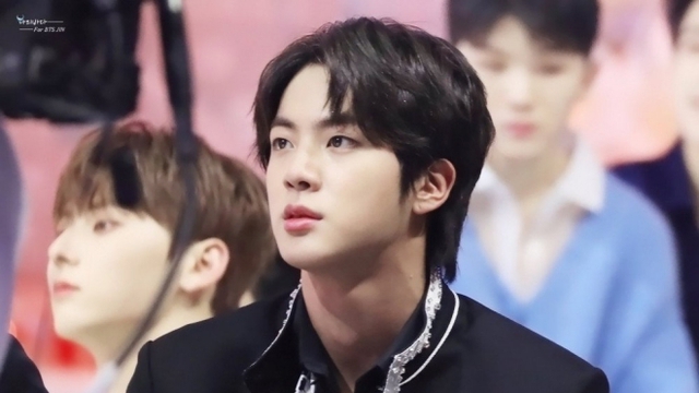 BTS, BTS tin tức, BTS thành viên, Kpop, Jin, Jin BTS, BTS Jin, trai đẹp toàn cầu, worldwide handsome, anh cả Jin, anh cả BTS, BTS meme, BTS ảnh, BTS photo, photo BTS