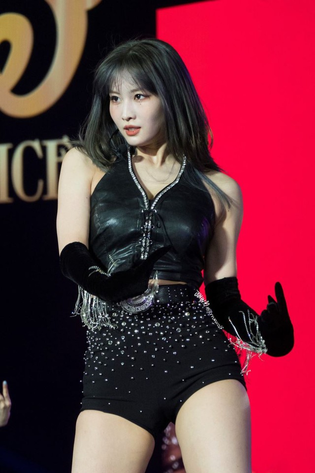 Twice, Twice tin tức, Twice thành viên, Kpop, Momo, Momo Twice, Twice Momo, Twice visual, Twice body, Twice gif, Twice idol, Twice youtube, Twice twitter