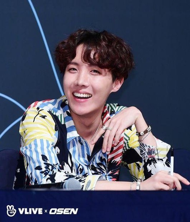 BTS, BTS tin tức, BTS thành viên, Kpop, ARMY, BTS idol, V, V BTS, BTS V, J-Hope, Suga, NCT, EXO, Monsta X, BTS cười, BTS smile, BTS laugh, BTS đẹp trai, BTS visual