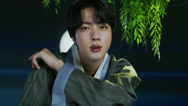 Ngắm Jin BTS mặc hanbok cho DALMAJUNG đẹp điên đảo