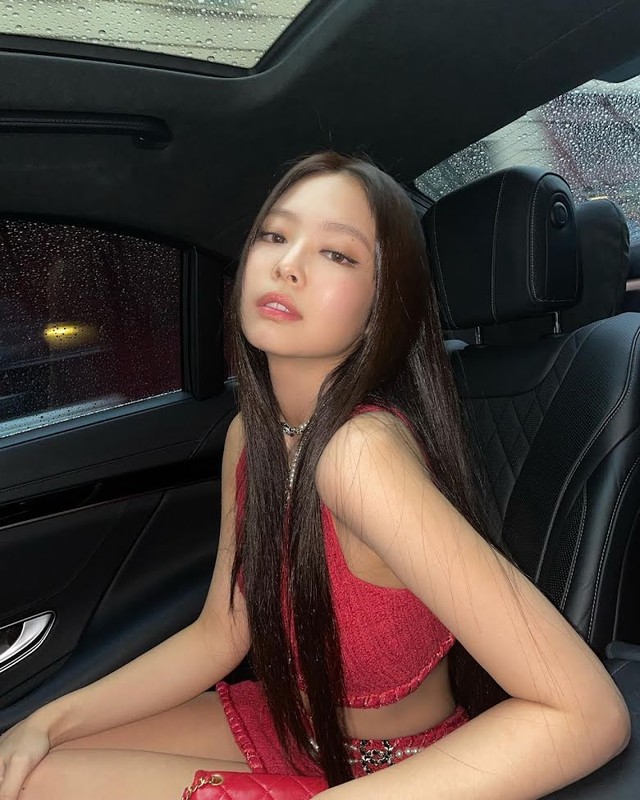 Blackpink, Jennie, Jennie tại Paris Fashion Week, Jisoo, Lisa, Tin blackpink