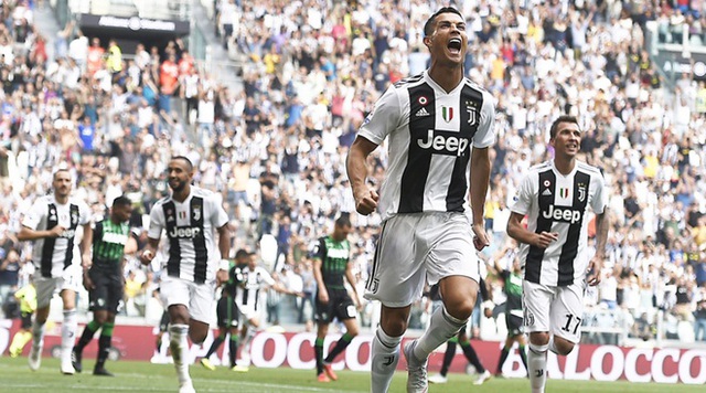 Juventus 2-1 Sassuolo: Ronaldo lập cú đúp, Juve xây chắc ngôi đầu (KT)