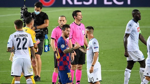 Messi, Barcelona, Cakir, Cúp C1, Messi từ chối bắt tay trọng tài, bóng đá, tin bóng đá, bong da hom nay, tin tuc bong da, tin tuc bong da hom nay