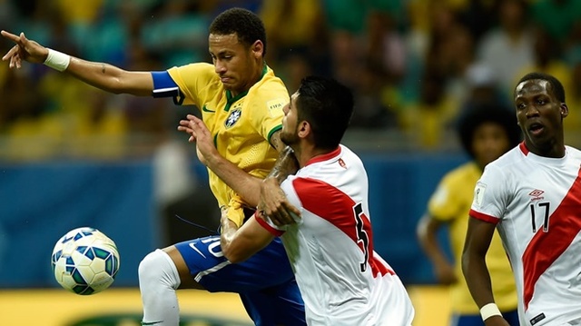 Peru 2-4 Brazil: Neymar lập hat-trick, Brazil dẫn đầu vòng loại World Cup 