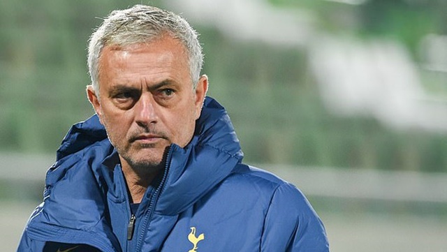 Mourinho, Jose Mourinho, Tottenham, Mourinho nhận án phạt của UEFA, Mourinho đi muộn, Cúp C2, Europa League, Mourinho bị phạt, Tottenham vs Royal Antwerp, bong da