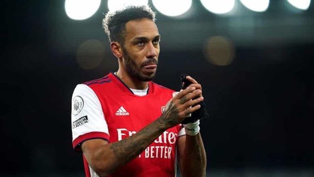 Aubameyang bị tước băng đội trưởng Arsenal vì vô kỷ luật