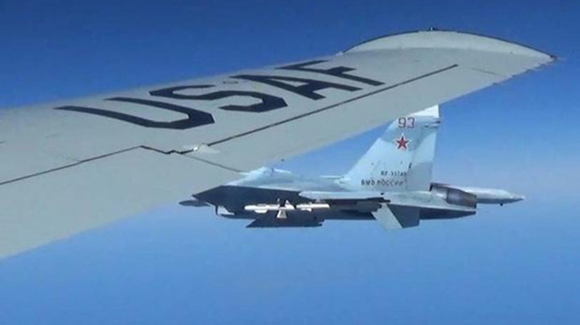 Chiến đấu cơ Nga chặn ngoạn mục máy bay do thám nước ngoài