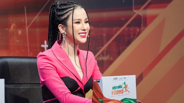 Diệp Lâm Anh làm giám khảo khách mời 'Sàn đấu vũ đạo' mùa 2
