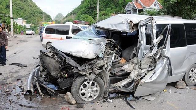 Khởi tố nữ tài xế chạy taxi tông xe máy làm 3 người chết, 4 người bị thương​