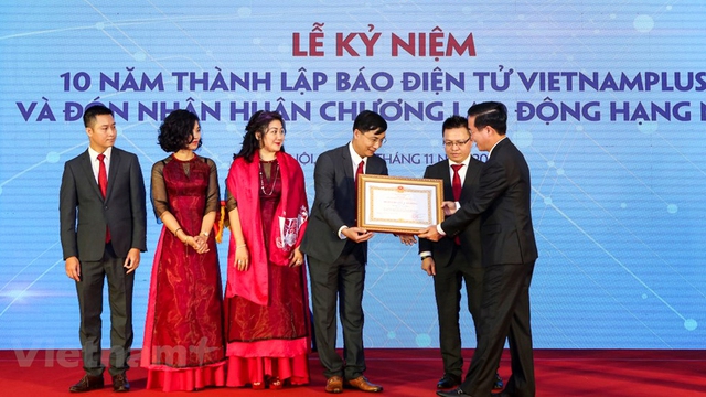 VietnamPlus đón Huân chương Lao động hạng Nhì, ra mắt sản phẩm chatbot