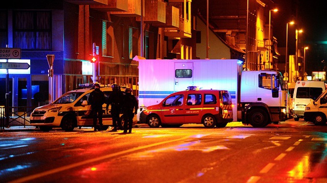 Nổ súng tại khu chợ Giáng sinh ở Pháp khiến 4 người chết: Cảnh sát đối đầu hung thủ