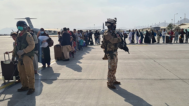 Đánh bom liều chết bên ngoài sân bay quốc tế thủ đô Kabul ở Afghanistan