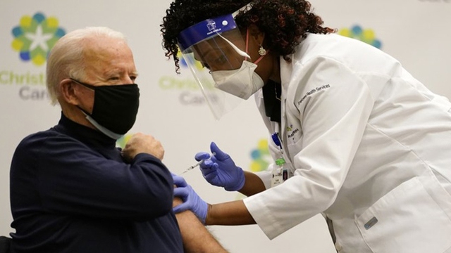 Mỹ ra thời hạn chót bắt buộc người lao động tiêm vaccine Covid-19