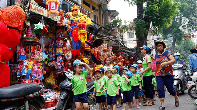 Trung thu Hà Nội 2017: Những điểm check-in siêu 'hot' cùng chị Hằng, chú Cuội