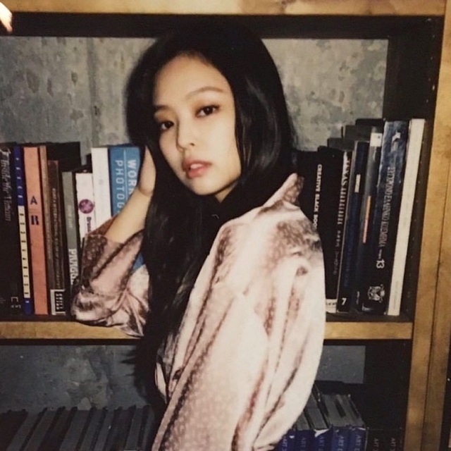 Blackpink, Jennie, quà siêu khủng của sao Kpop, jenniebar, quà từ fan Trung Quốc, fansite Trung của Jennie, Jennie Blackpink, jennie instagram, blackpink 4 năm debut