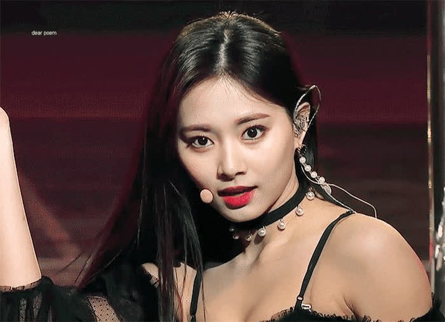 Twice, Tzuyu, em út Twice, Twice 2020, tzuyu gif, ảnh tzuyu tưice, tzuyu Twice 2020, Twice tzuyu, Châu Tử Du, tzuyu bị đối xử bất công