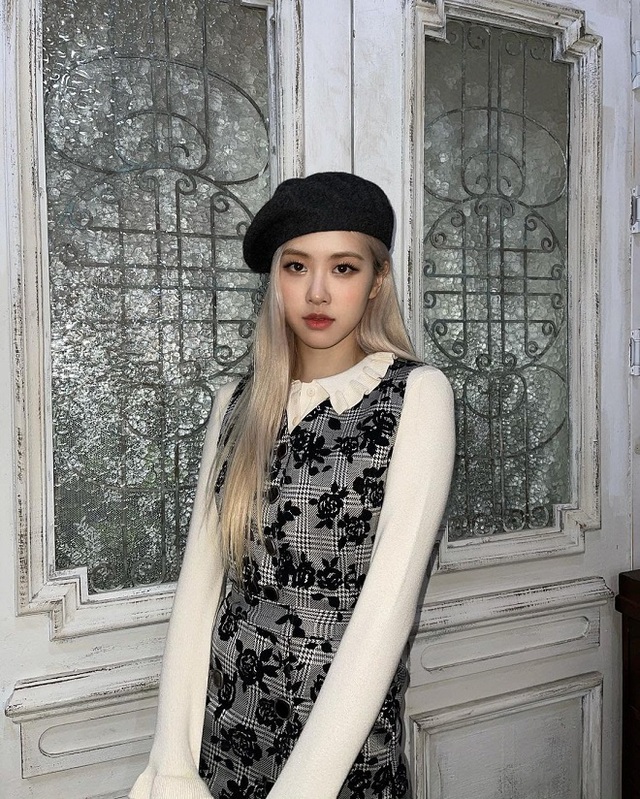 Blackpink, Rosé, thời trang Blackpink, Blackpink 2021, Rosé Instagram, thời trang Rosé Blackpink, Rosé cháy hàng, Rosé ảnh đẹp, Rosé cún cưng, Rosé Blackpink